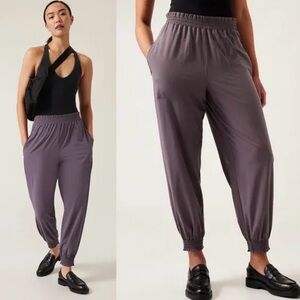 Athleta Savannah Jogger Pants Size 4 Purple Athleisure Travel Lightweight